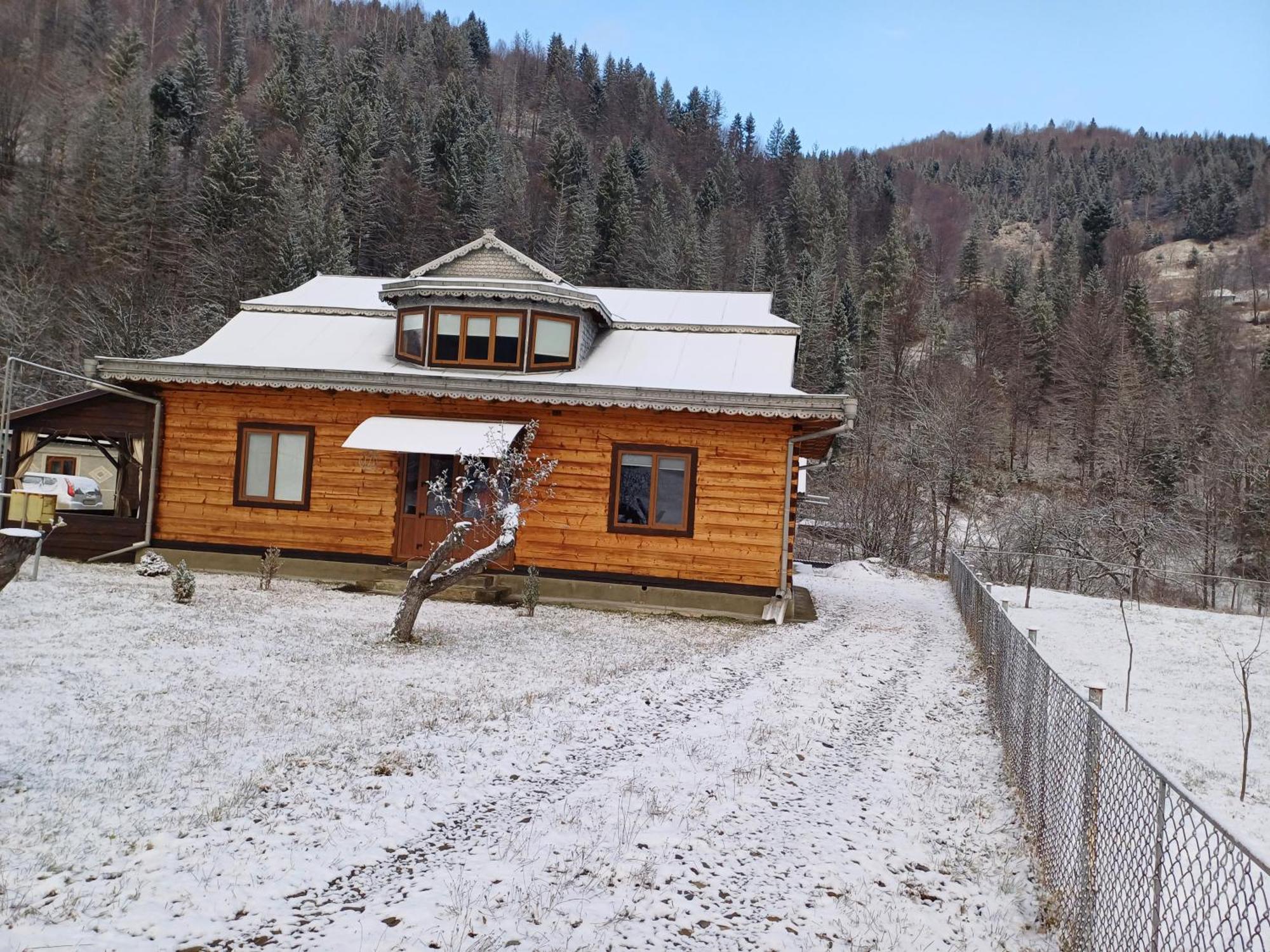 Садиба У Курила З Сауною Та Чаном На Дровах Shepot Exteriér fotografie